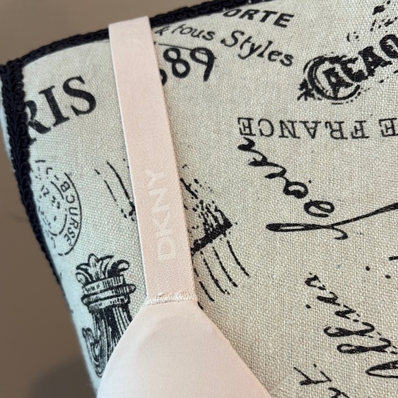 **DKNY Soft Blush/pale pink adjustable strap lightly padded bra Sz 32B - Picture 6 of 16